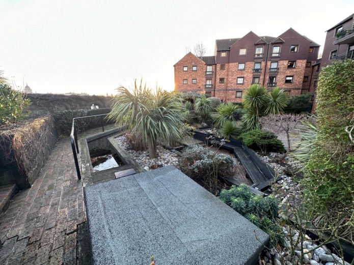 Luralda Wharf, Isle of Dogs